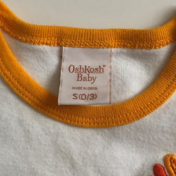 OshKosh baby giraffe t-shirt - Picture 2 of 6